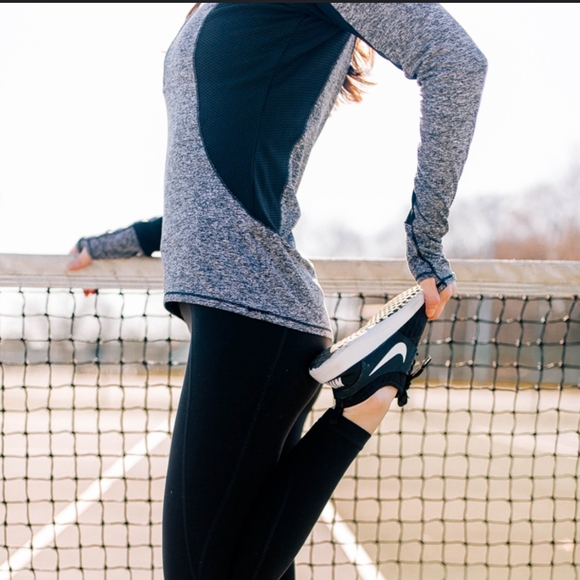 Athleta colorblock running wild half zip top - Picture 2 of 13